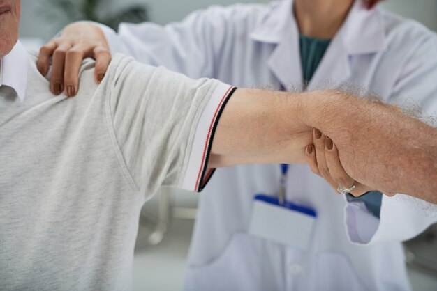 Rotator Cuff Injury: Symptoms & Treatment Options