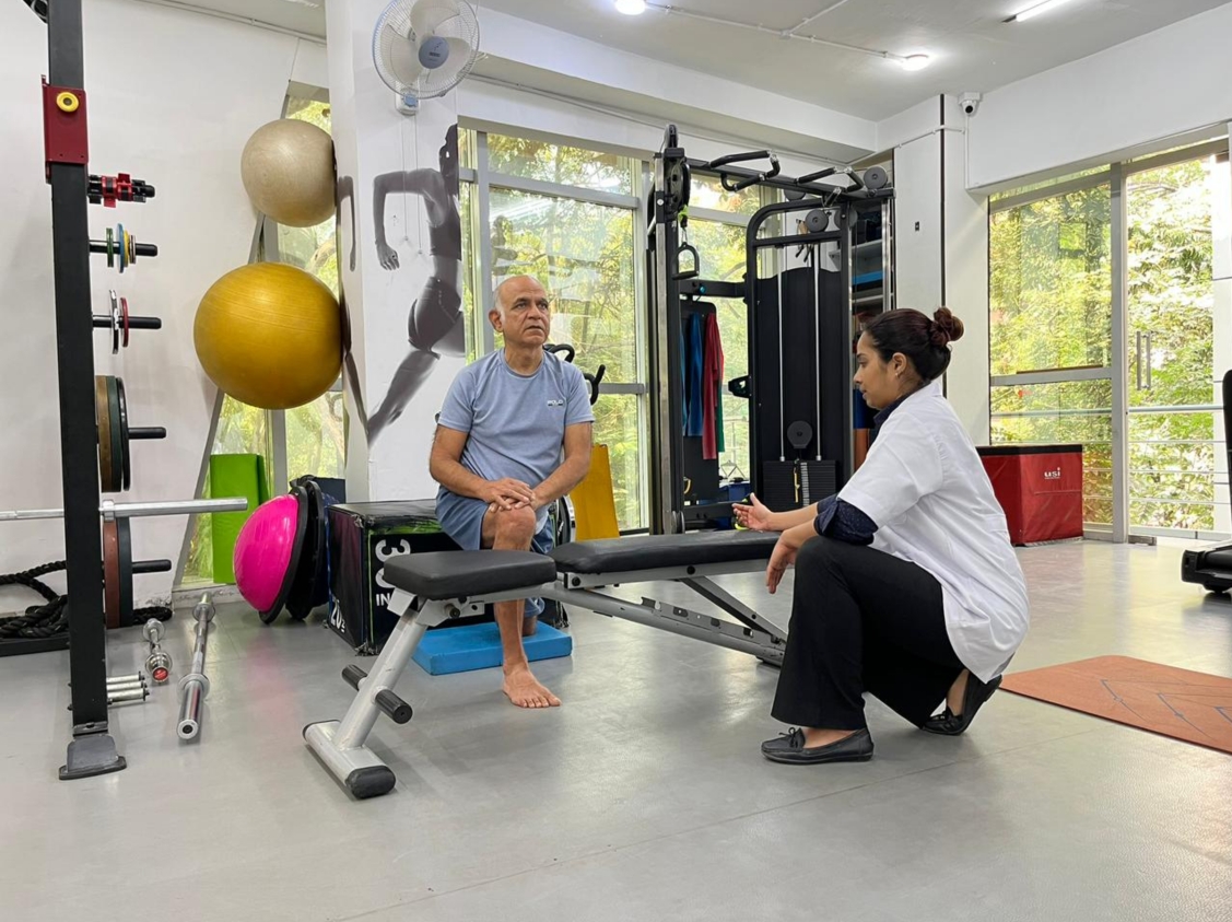 Physiotherapy vs Painkillers: Which Works Better for Chronic Pain?